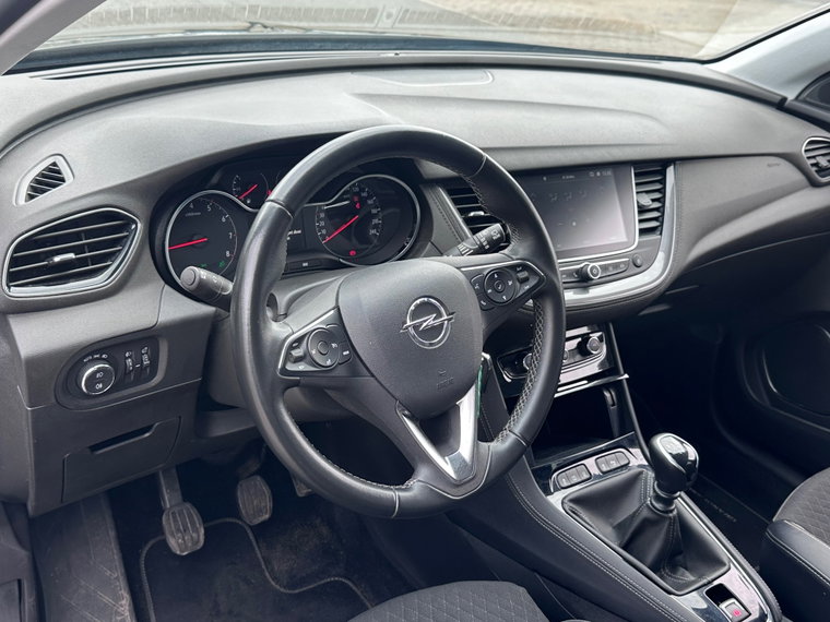 Vehicle Image 13