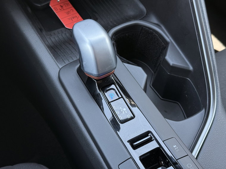 Vehicle Image 32