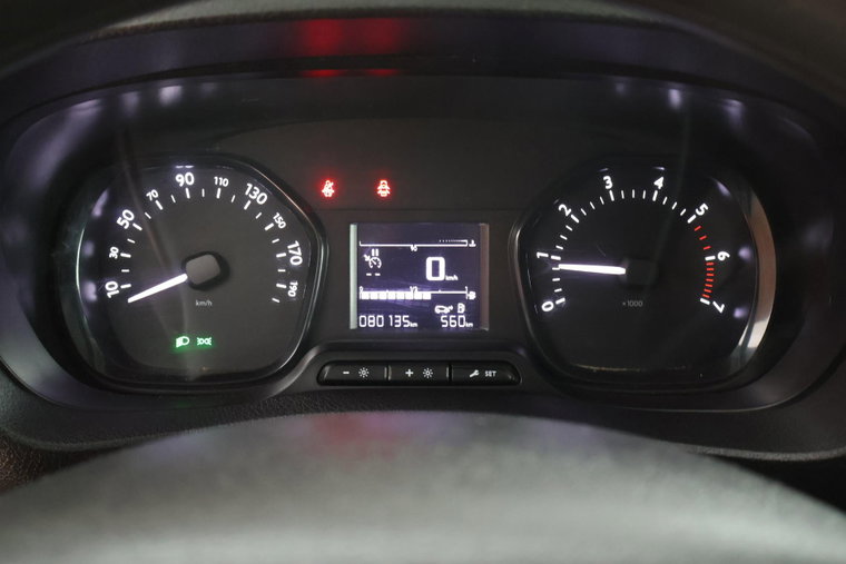 Vehicle Image 25