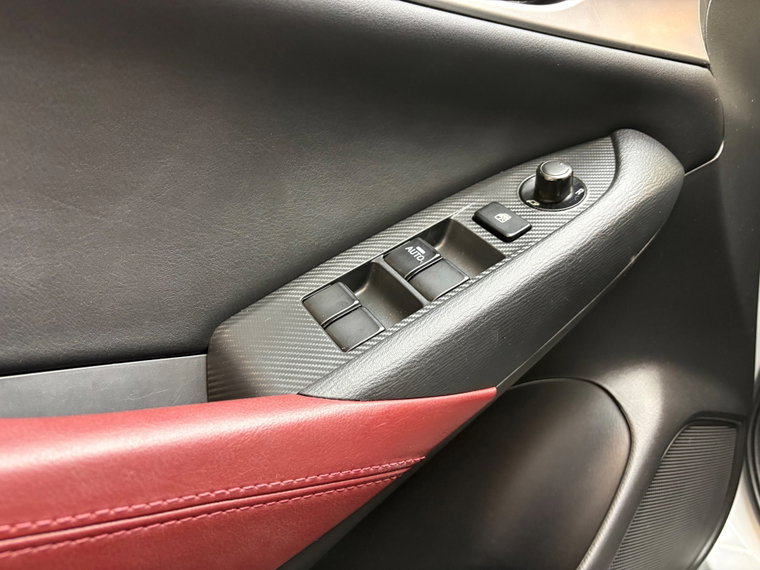 Vehicle Image 29