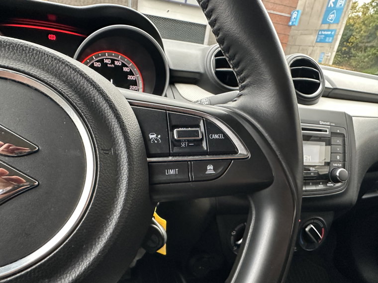 Vehicle Image 15