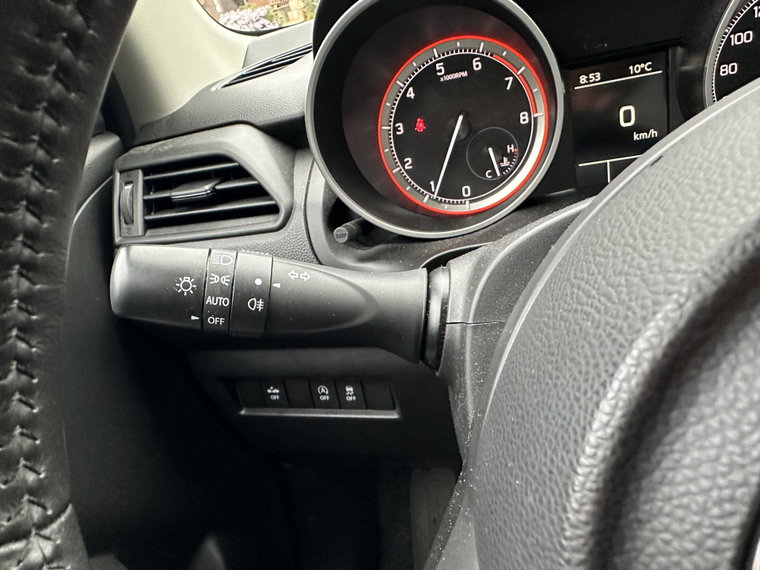 Vehicle Image 16