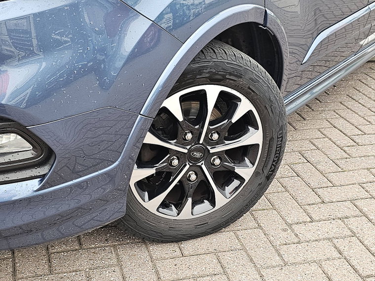 Vehicle Image 16