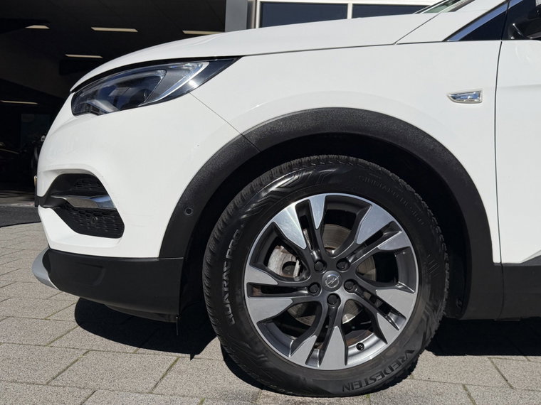 Vehicle Image 17