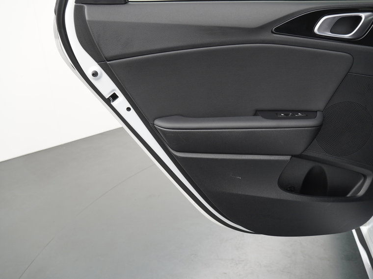 Vehicle Image 37
