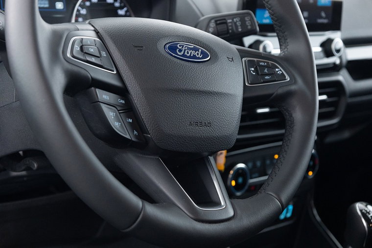 Vehicle Image 12