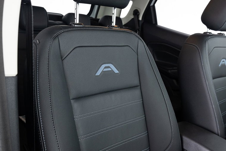 Vehicle Image 15