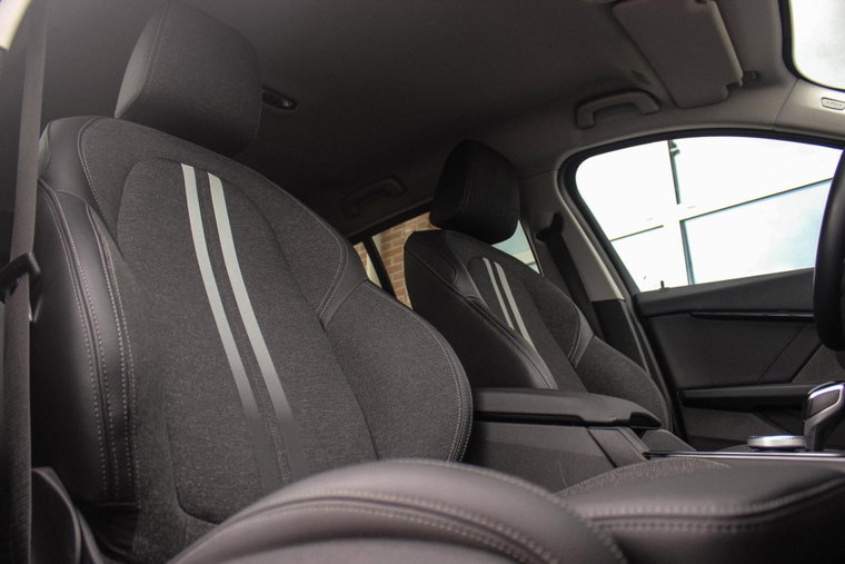 Vehicle Image 16