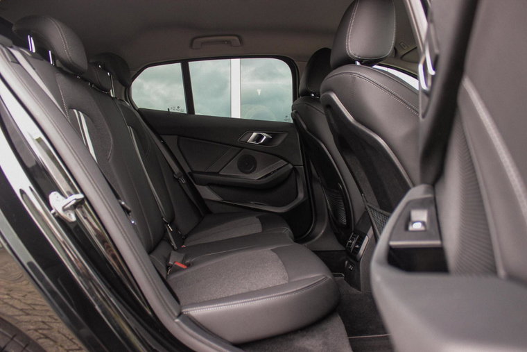 Vehicle Image 19