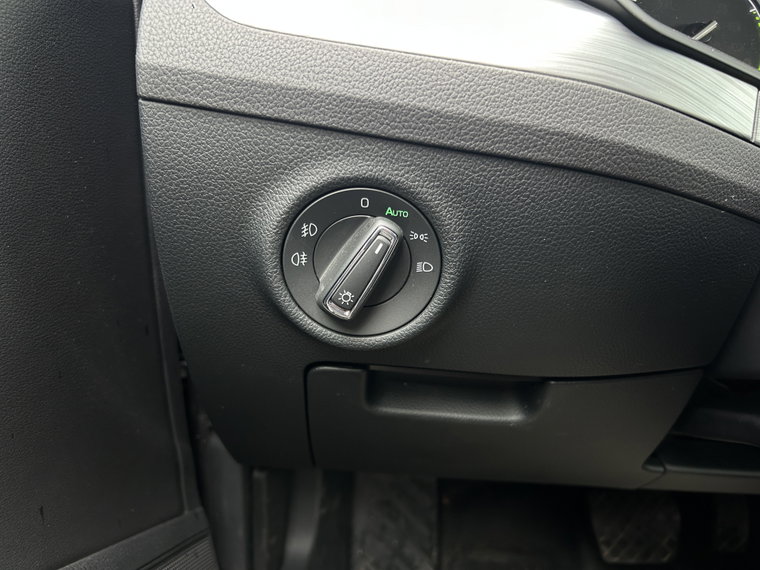 Vehicle Image 28