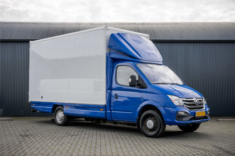 Vehicle Image 4