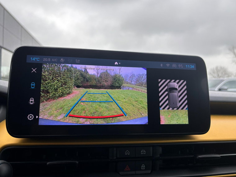 Vehicle Image 18