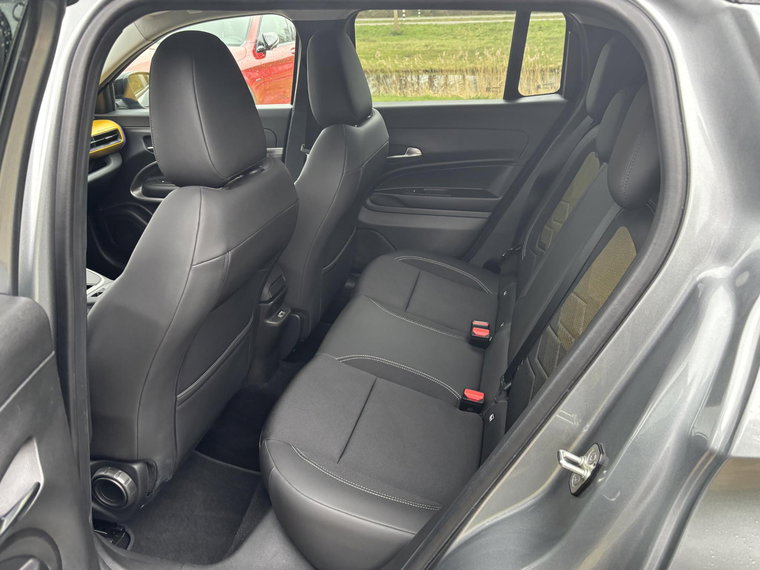 Vehicle Image 26