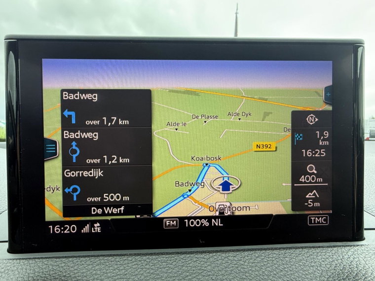Vehicle Image 12