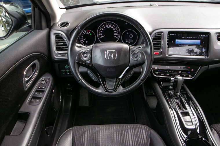 Vehicle Image 16