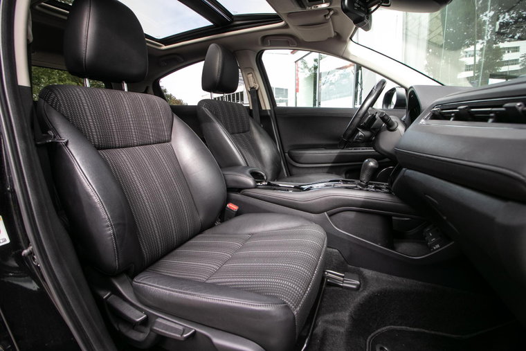 Vehicle Image 6