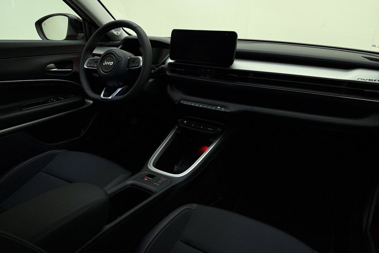 Vehicle Image 16
