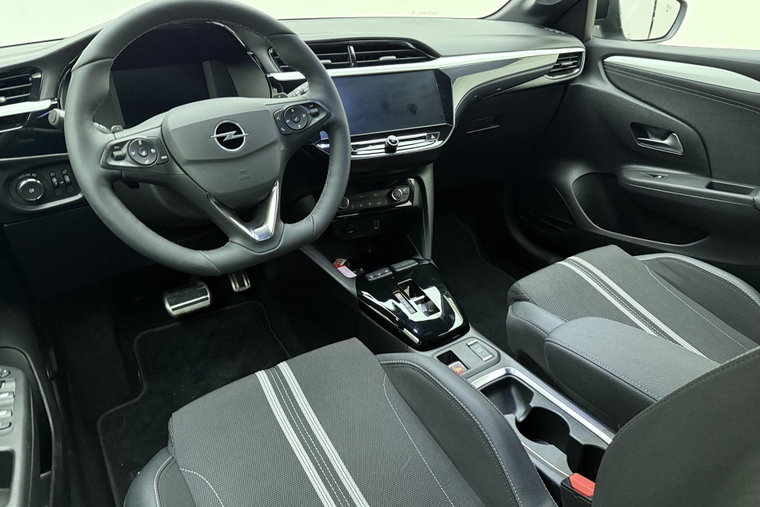 Vehicle Image 16