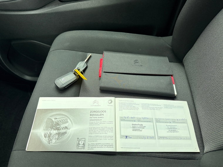 Vehicle Image 30