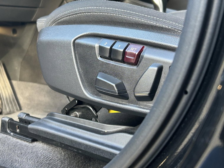 Vehicle Image 27