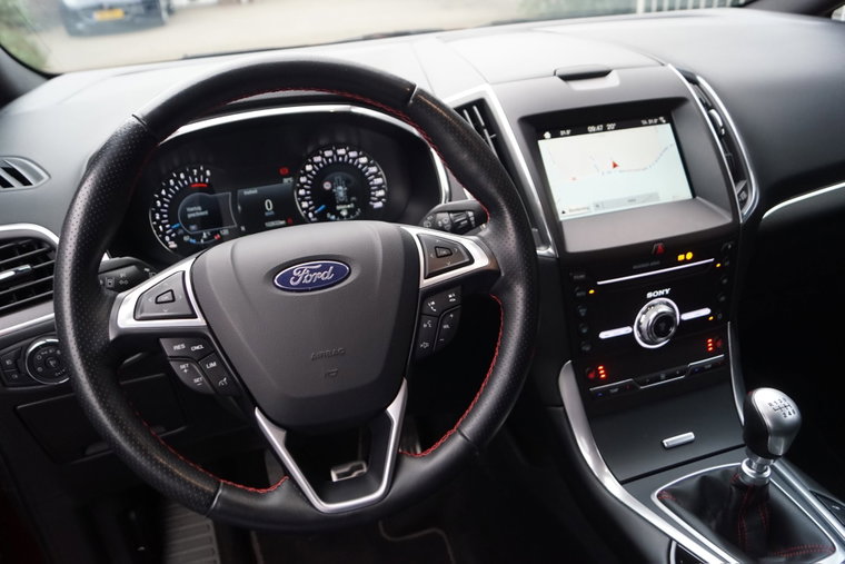 Vehicle Image 9
