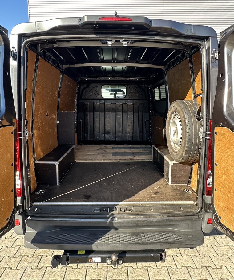 Vehicle Image 11