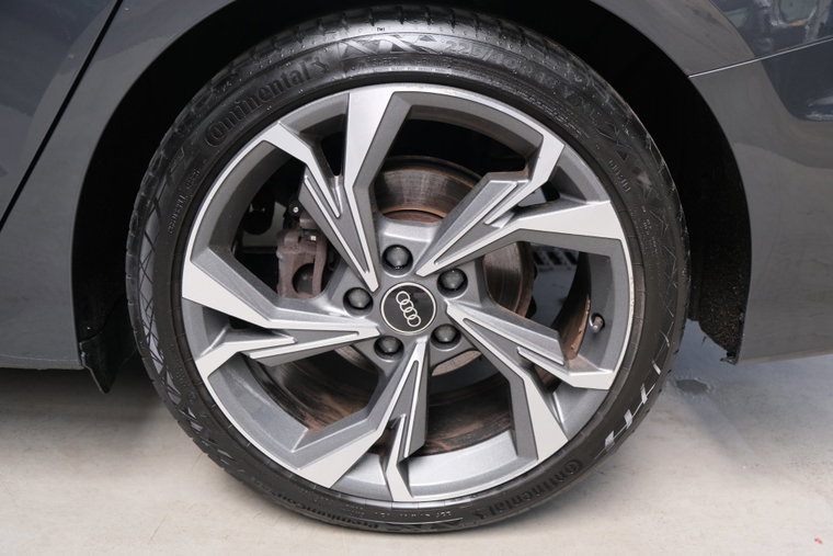 Vehicle Image 36