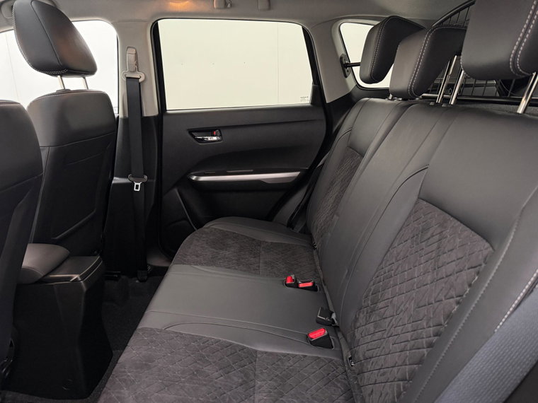 Vehicle Image 14