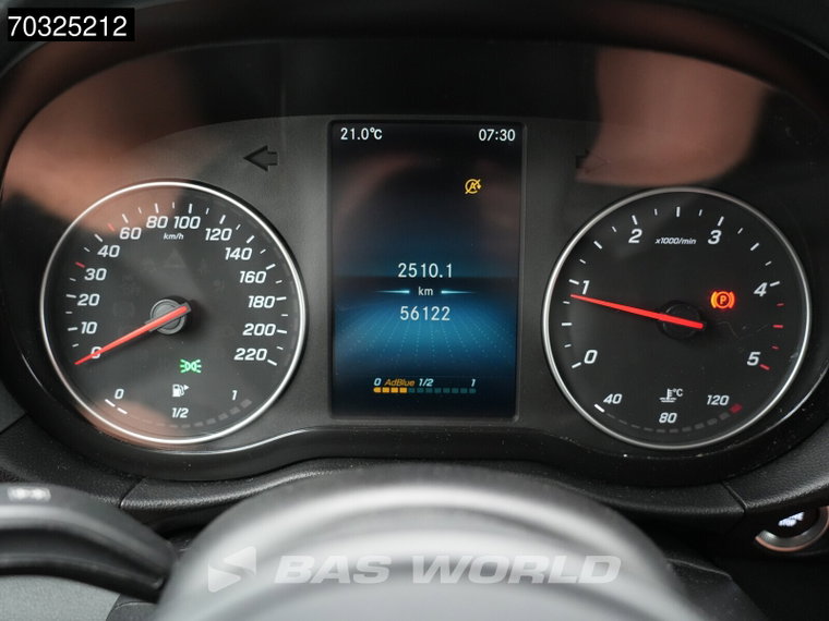 Vehicle Image 25
