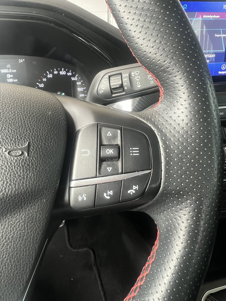 Vehicle Image 24