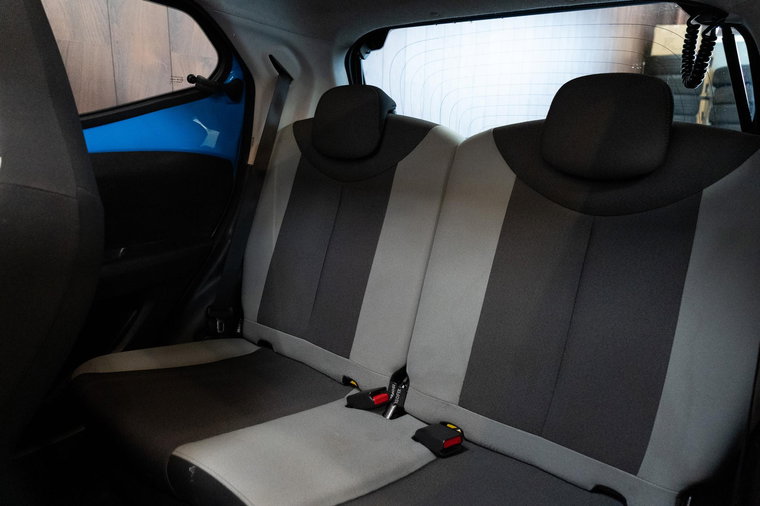 Vehicle Image 8