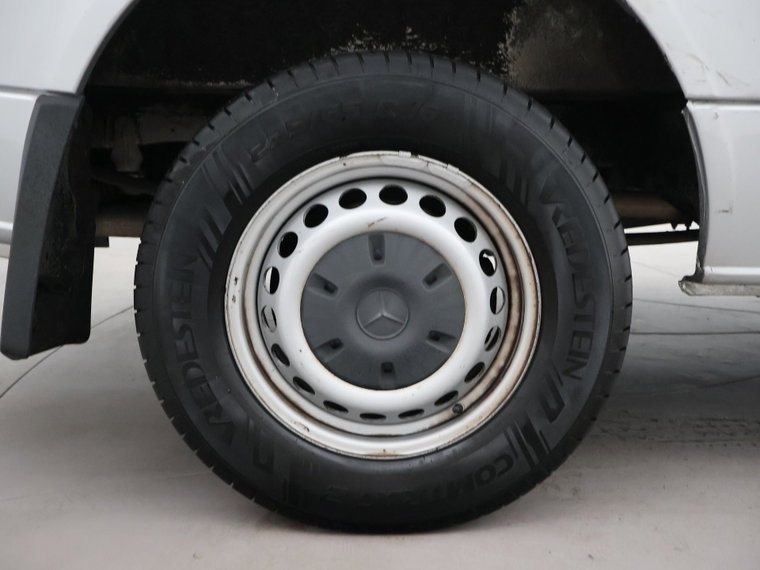 Vehicle Image 33