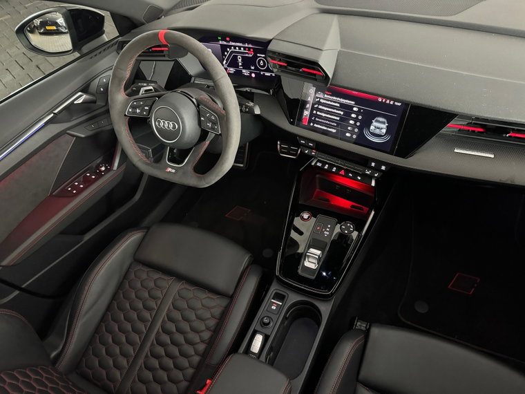 Vehicle Image 38