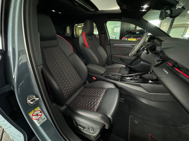 Vehicle Image 40