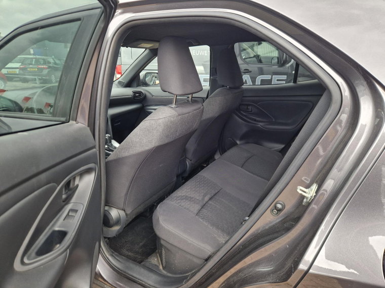 Vehicle Image 12