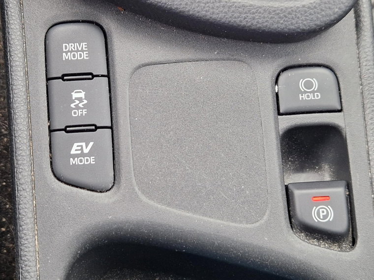 Vehicle Image 25