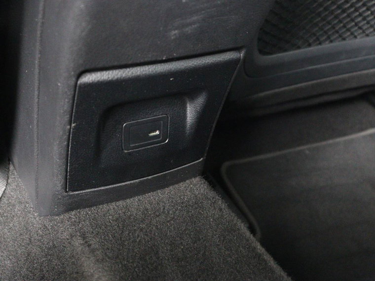Vehicle Image 38
