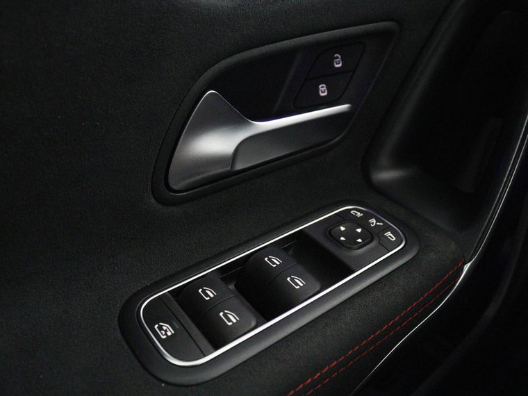 Vehicle Image 40