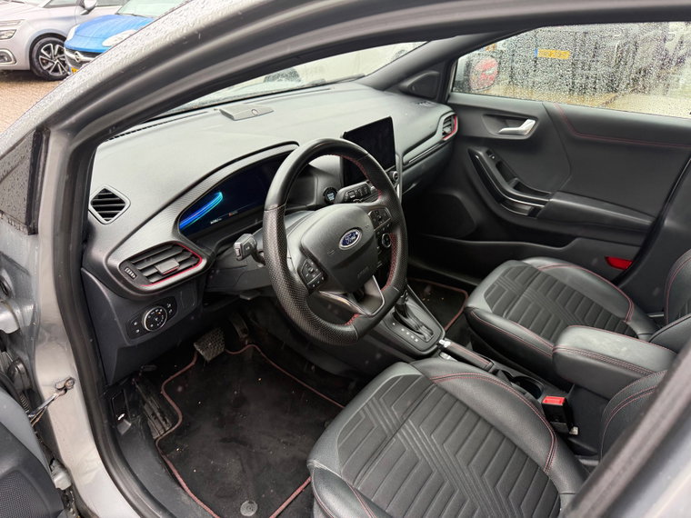 Vehicle Image 9