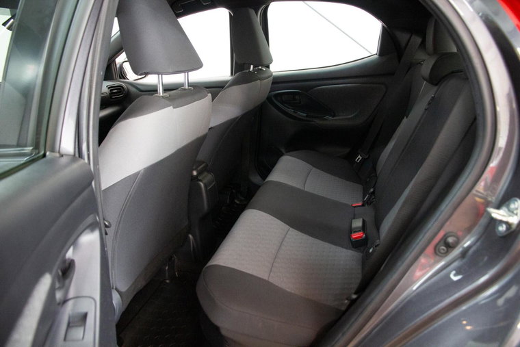 Vehicle Image 7
