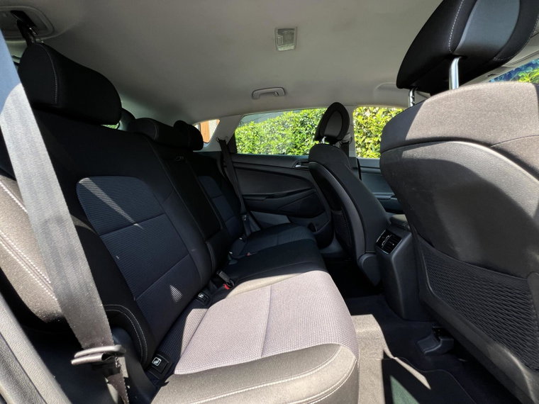 Vehicle Image 25