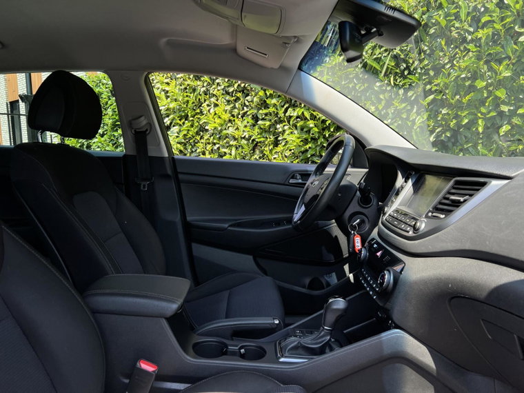 Vehicle Image 30