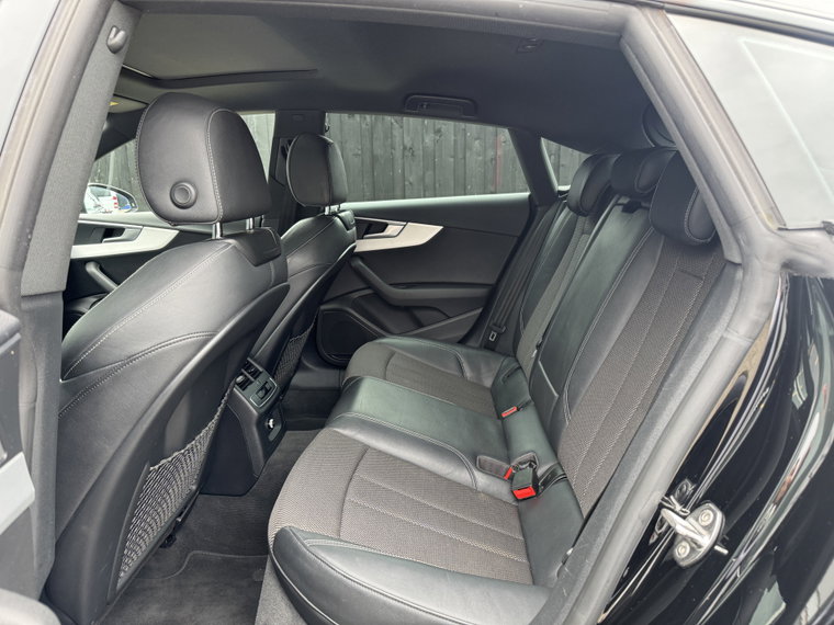 Vehicle Image 19
