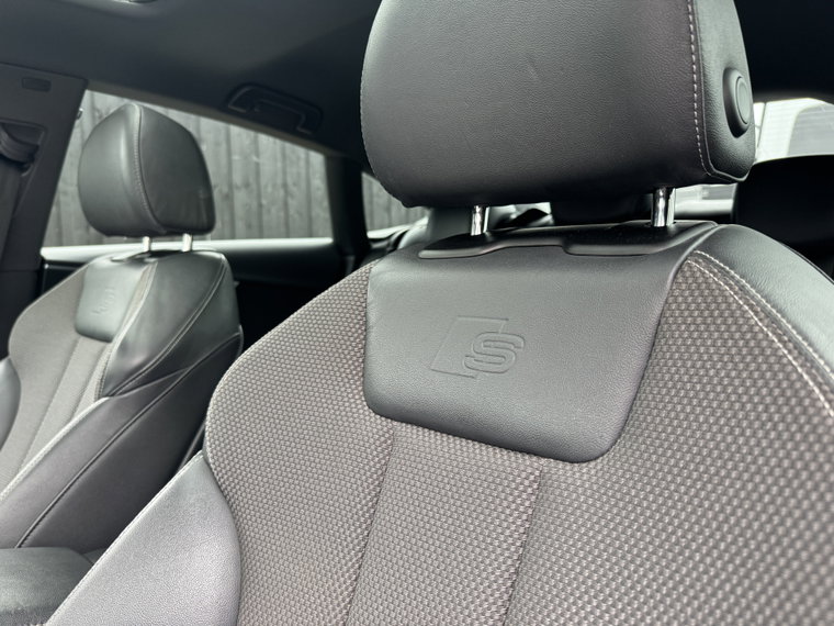 Vehicle Image 35