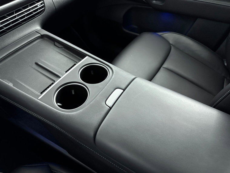 Vehicle Image 24