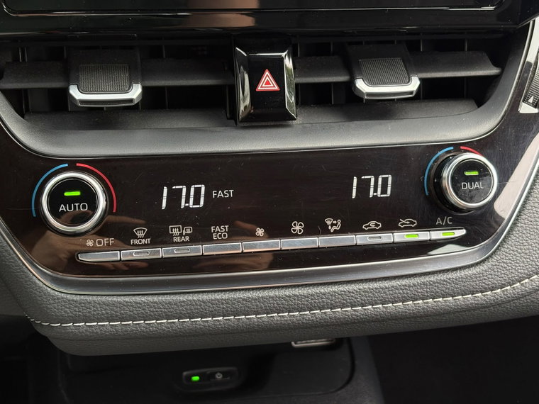 Vehicle Image 25