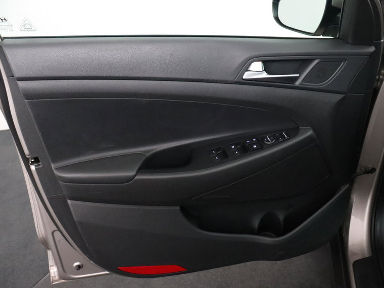 Vehicle Image 24
