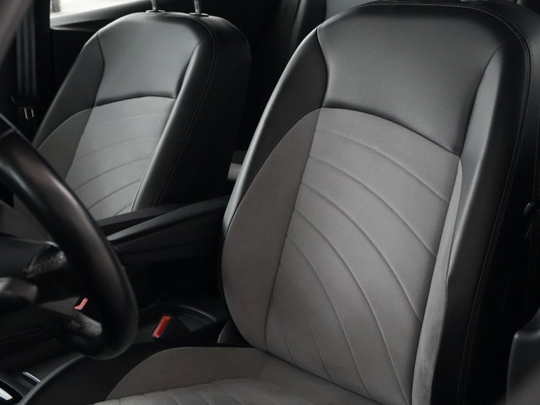 Vehicle Image 38