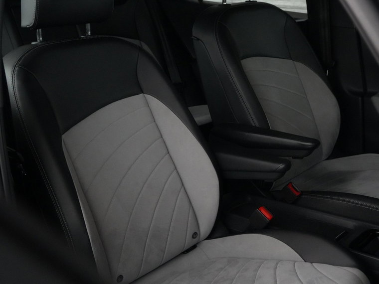 Vehicle Image 41