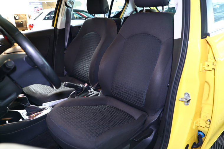 Vehicle Image 21